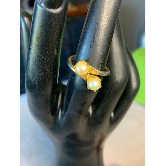 Lovely Genuine Two-Pearl ring set in Gold plate, Vintage - Picture 1 of 3